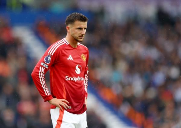 曼聯(lián)最水7號(hào)??芒特6420萬加盟1年半1球1助，首發(fā)踢13分鐘又傷了